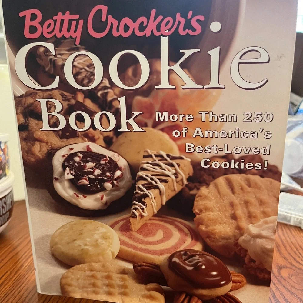 BETTY CROCKER  COOK BOOK - COOKIE COOK BOOK -  NEW - BEST-LOVED COOKIE RECIPES - Picture 5 of 5